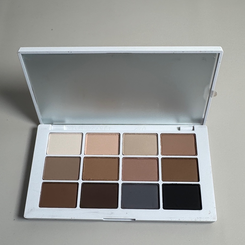 MAKEUP BY MARIO Master Mattes "The Neutrals" Eyeshadow Palette. *NEW IN BOX*